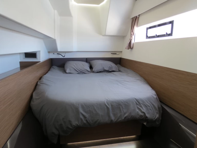 Charter a Fountaine Pajot Fountaine Pajot MY 37 in Cogolin on Samboat