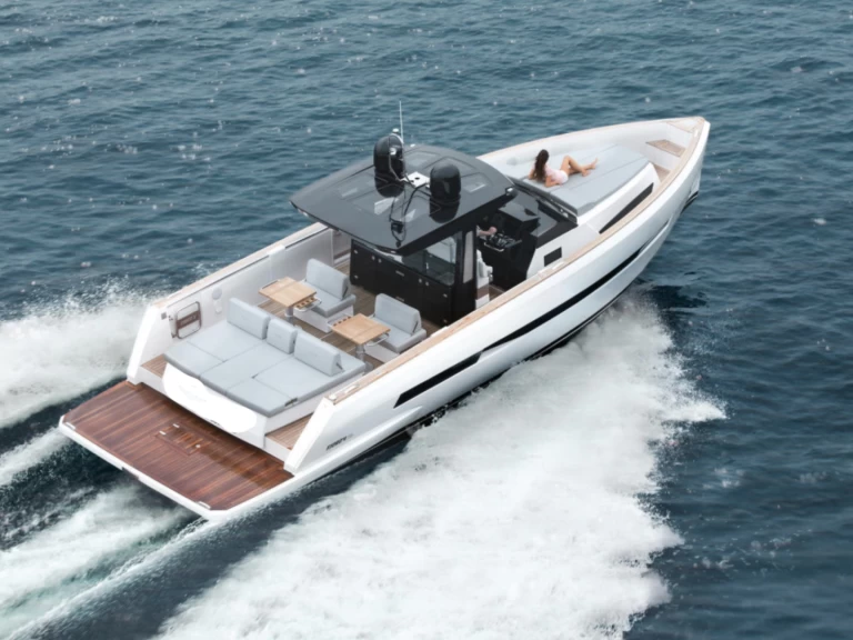 Charter a Fjord Fjord 44 Open in Port de Saint Tropez on Samboat