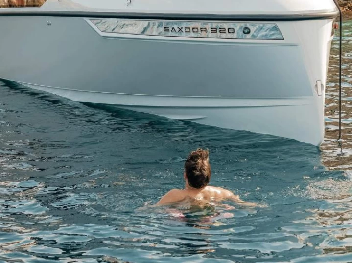 Hire Motorboat Saxdor with a boat licence