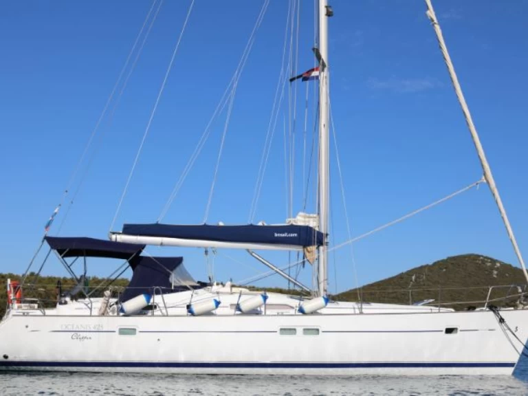 Yacht hire Spain cheap Oceanis 423 Clipper