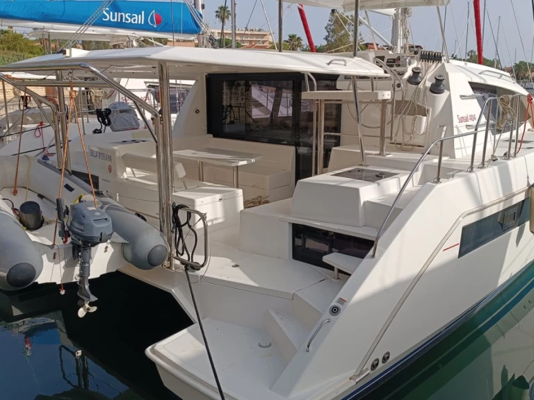 Yacht hire Furnari cheap Leopard 40