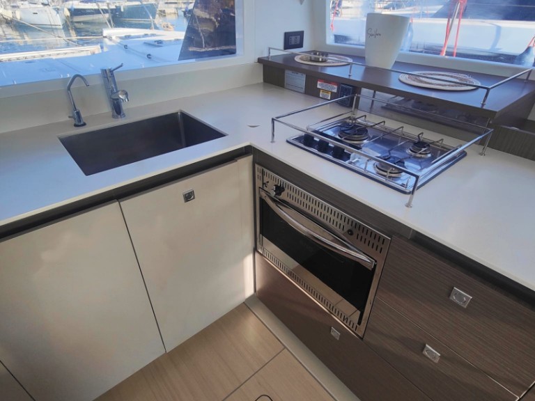 Hire Catamaran Leopard Catamarans / Robertson & Caine with a boat licence