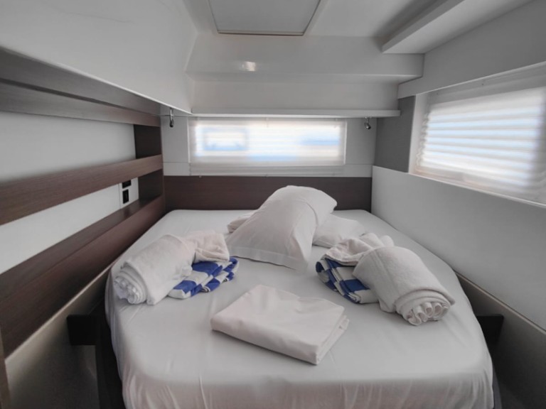 Yacht charter Procida - Leopard Catamarans / Robertson & Caine Leopard 42 - 4 cab. on SamBoat