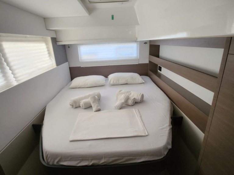 Hire Catamaran Leopard Catamarans / Robertson & Caine with a boat licence