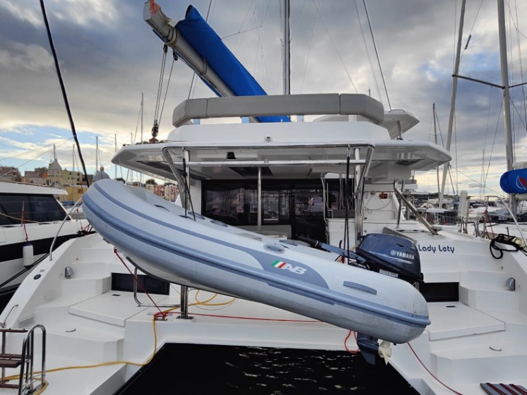 Hire Catamaran Leopard Catamarans / Robertson & Caine with a boat licence
