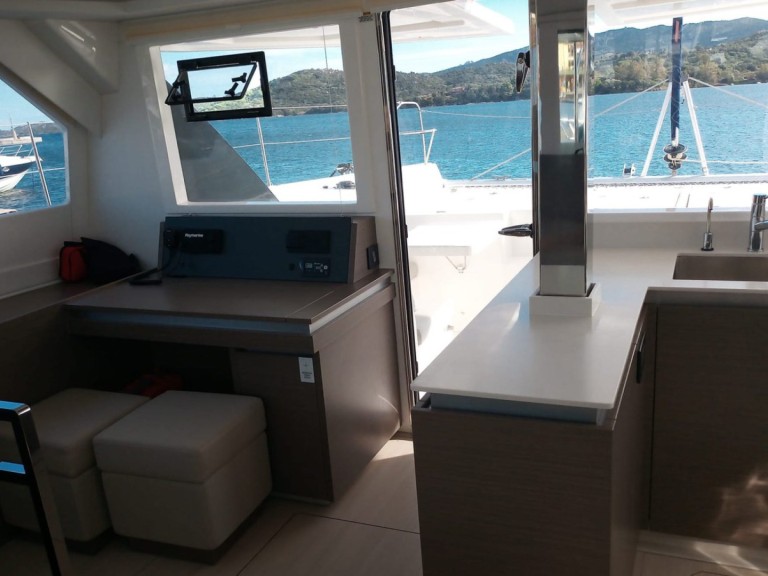 Yacht charter Cannigione - Leopard Catamarans / Robertson & Caine Leopard 50 - 5 + 1 cab on SamBoat