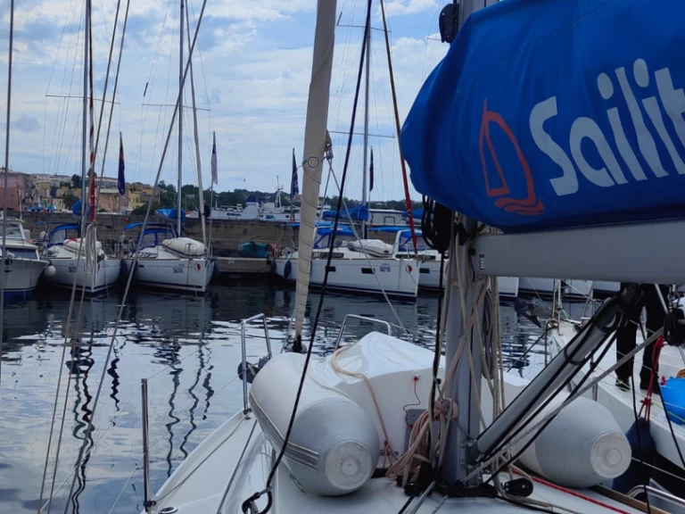 Sailboat hire in Procida - Bénéteau Oceanis 30.1