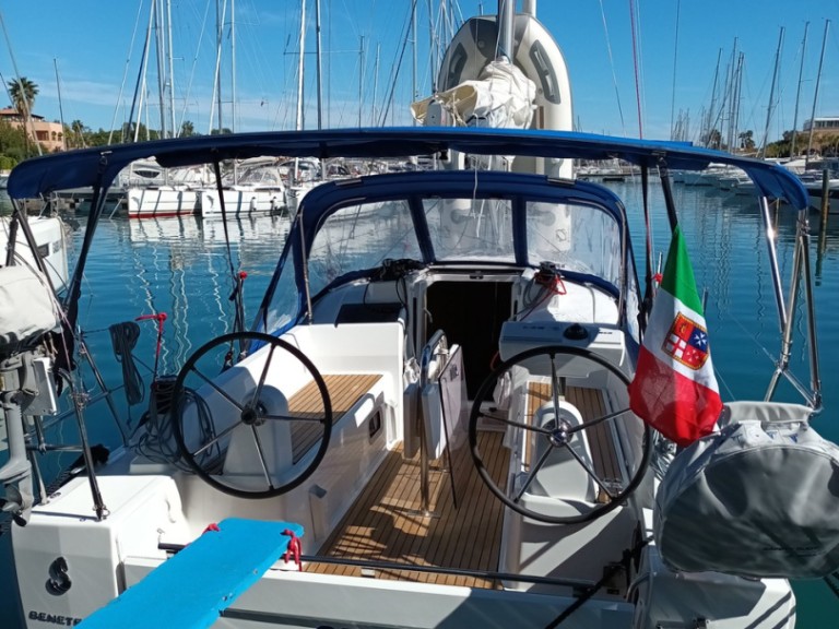 Hire Sailboat with or without skipper Bénéteau Furnari