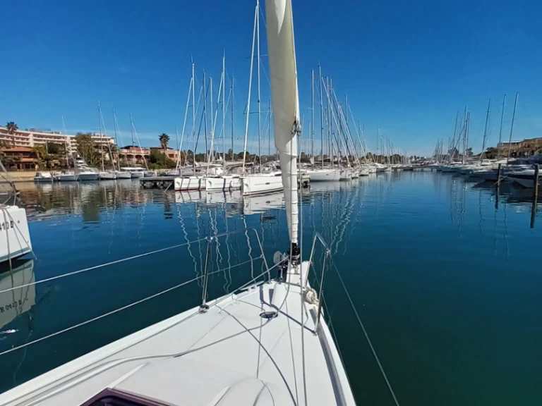 Hire Sailboat Bénéteau with a boat licence