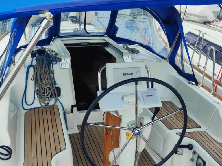 Sailboat hire in Procida - Bénéteau Oceanis 31