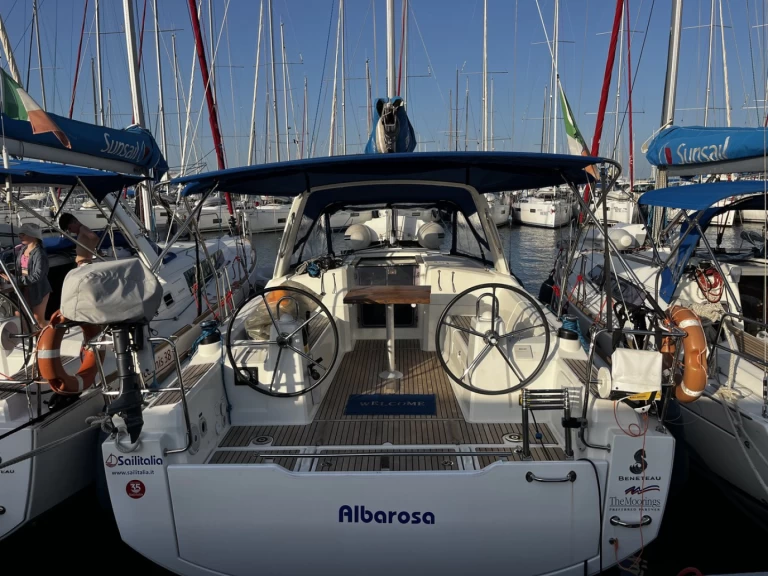 Sailboat to hire Furnari at the best price