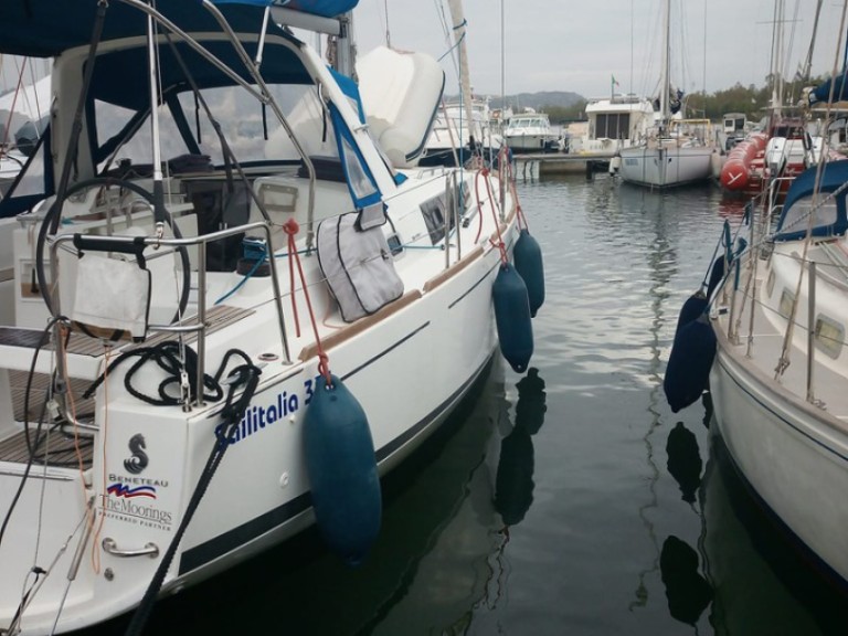 Yacht hire Cannigione cheap Oceanis 35.1