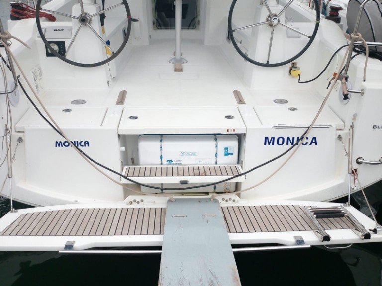 Sailboat to hire Cannigione at the best price