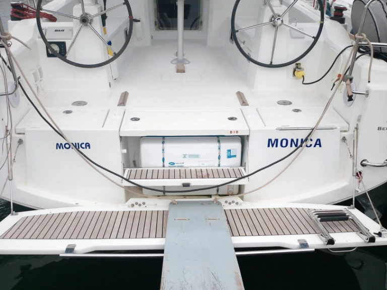 Sailboat to hire Cannigione at the best price