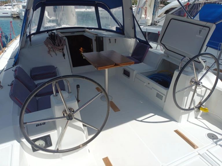 Yacht hire Furnari cheap Oceanis 38