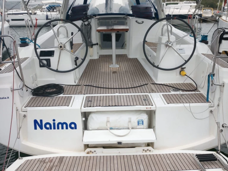 Hire a Bénéteau Oceanis 38.1 Cannigione