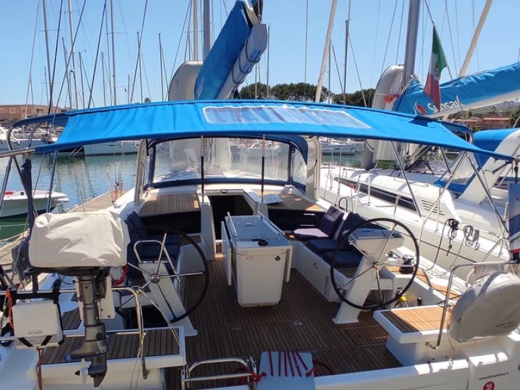 Sailboat to hire Furnari at the best price