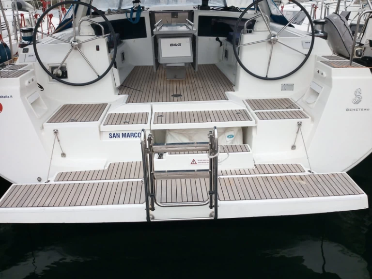 Hire a Bénéteau Oceanis 48 Procida