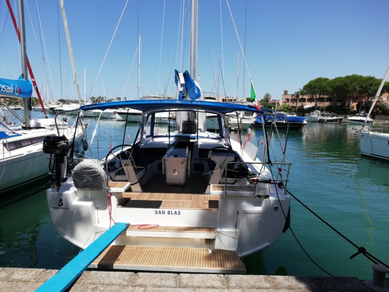 Yacht hire Furnari cheap Oceanis 51.1
