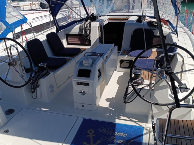 Hire Sailboat with or without skipper Jeanneau Furnari