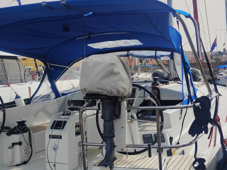 Yacht hire Procida cheap Sun Odyssey 440