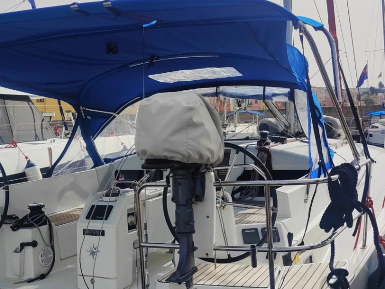 Yacht hire Procida cheap Sun Odyssey 440