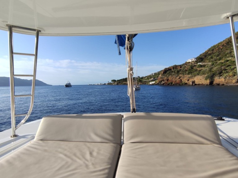 Charter a Lagoon Lagoon 46 in Furnari on Samboat