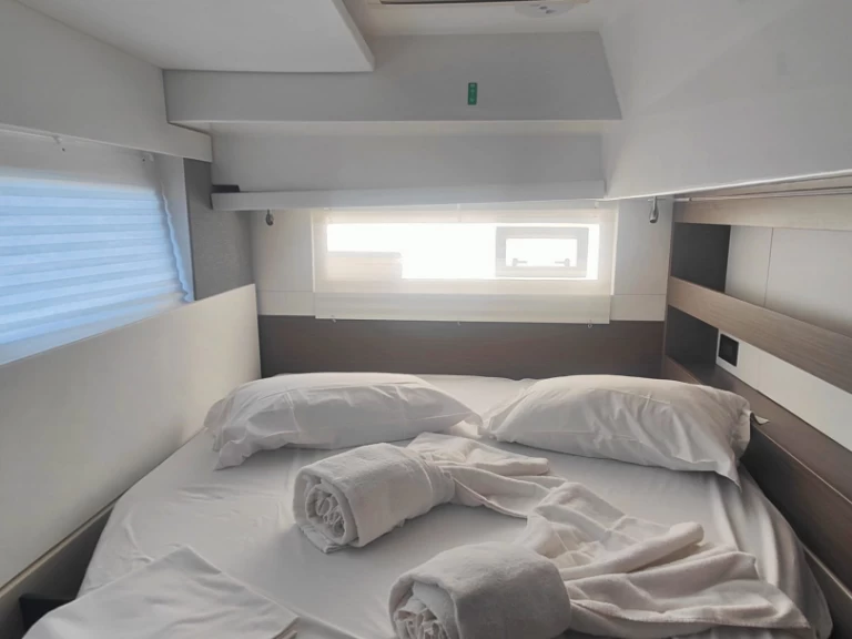 Catamaran to hire Procida at the best price