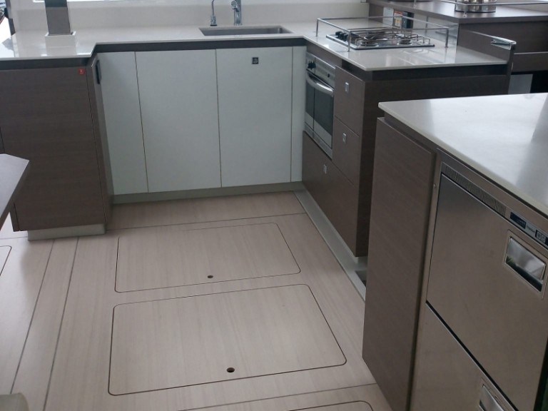 Leopard Catamarans / Robertson & Caine Leopard 42 - 4 cab. charter bareboat or skippered in  Cannigione