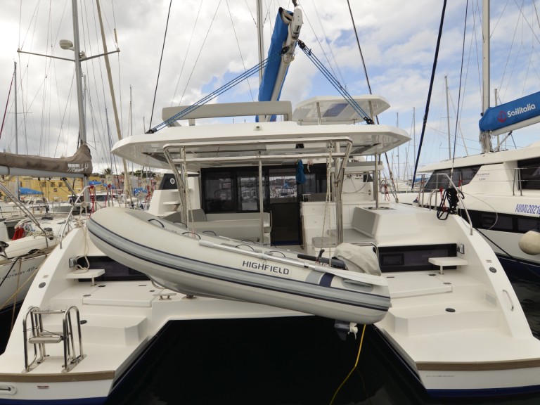 Yacht hire Procida cheap Leopard 42 - 4 cab.
