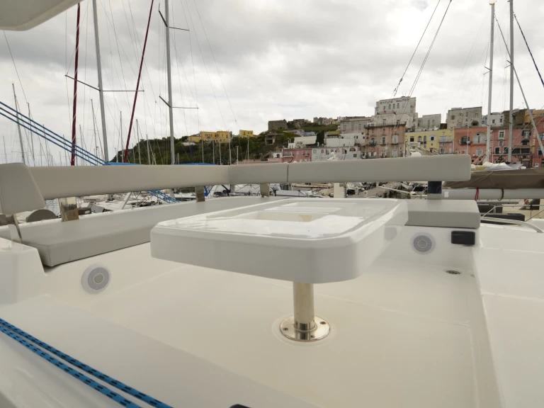 Charter a Leopard Catamarans / Robertson & Caine Leopard 42 - 4 cab. in Procida on Samboat