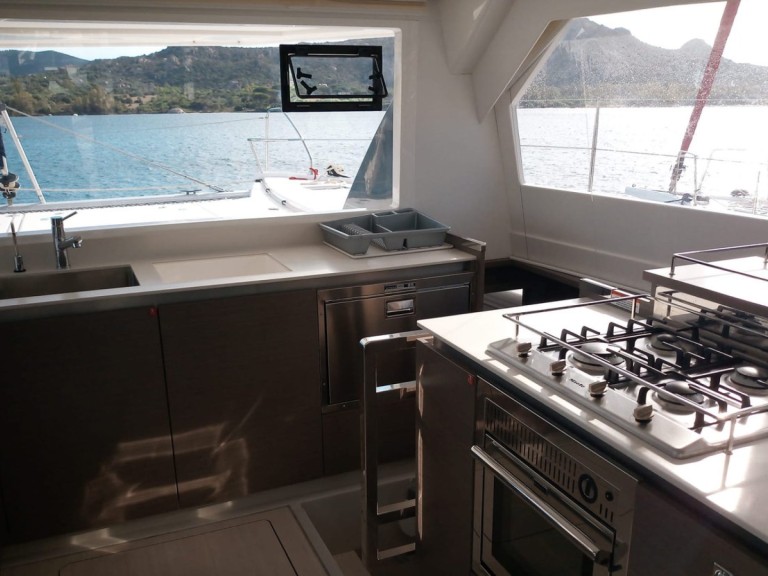 Yacht hire Cannigione cheap Leopard 50 - 5 + 1 cab