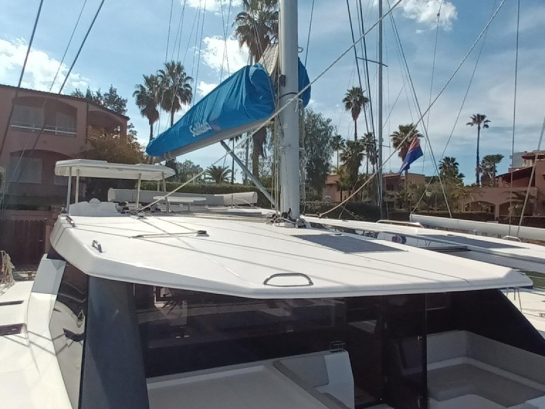 Hire Catamaran with or without skipper Leopard Catamarans / Robertson & Caine Furnari