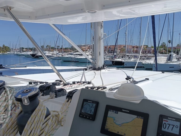 Hire Catamaran Leopard Catamarans / Robertson & Caine with a boat licence