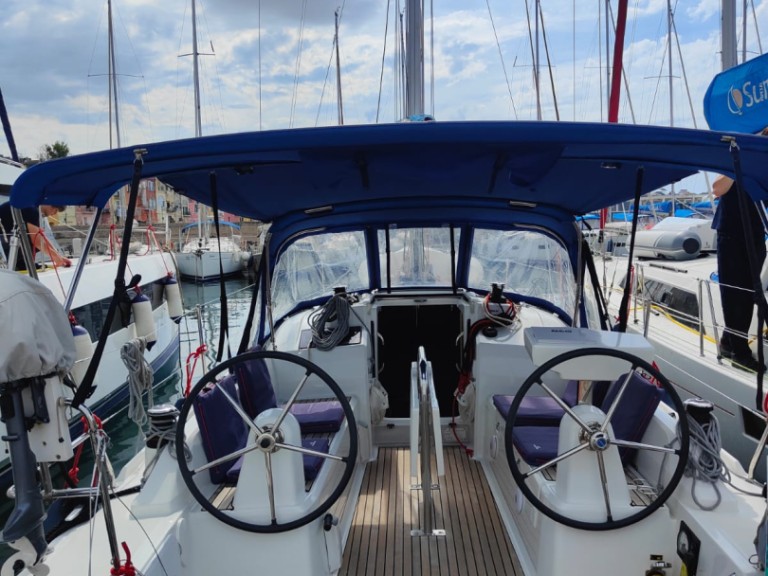 Hire Sailboat Bénéteau with a boat licence