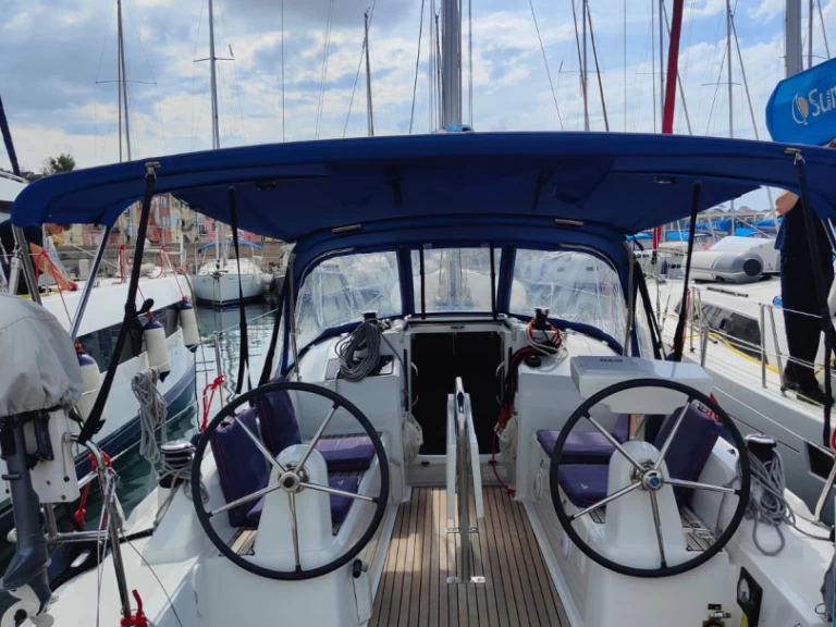 Hire Sailboat Bénéteau with a boat licence