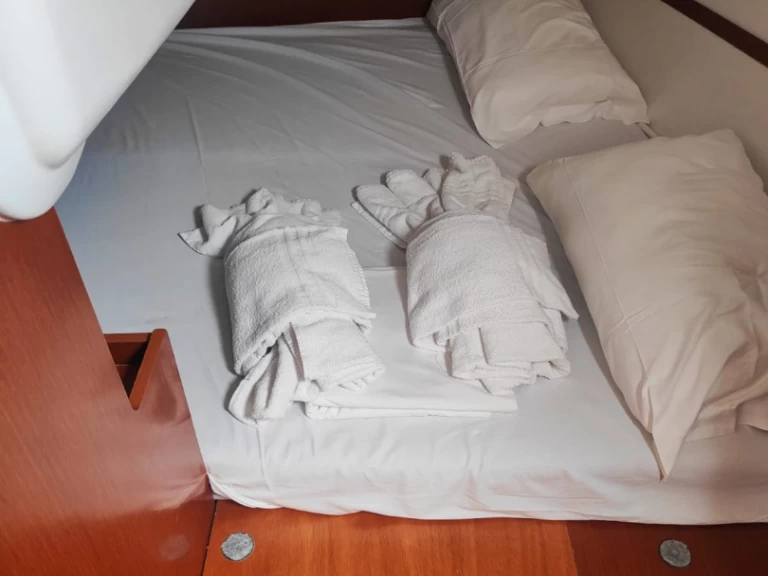 Sailboat hire in Procida - Bénéteau Oceanis 31