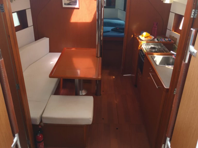 Yacht hire Furnari cheap Oceanis 38