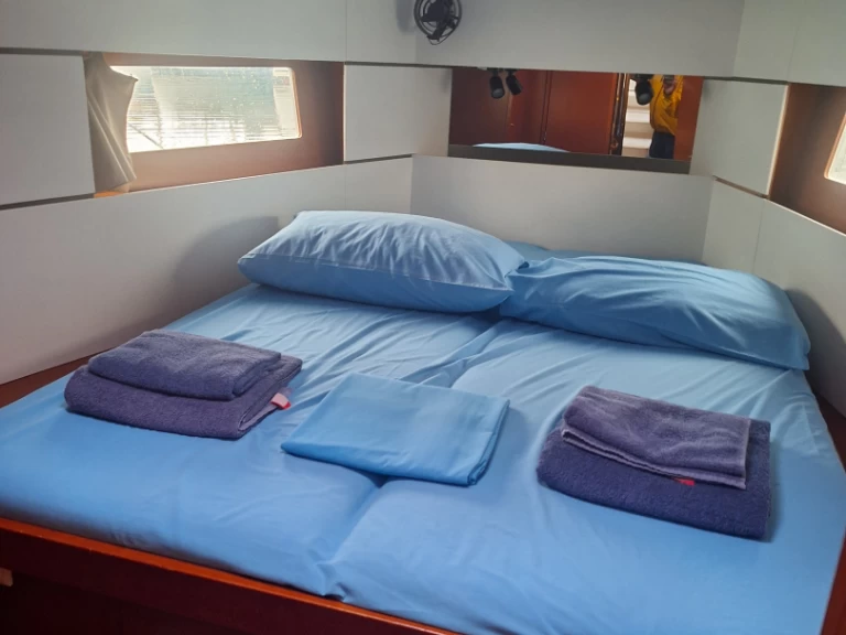 Yacht hire Furnari cheap Oceanis 38.1