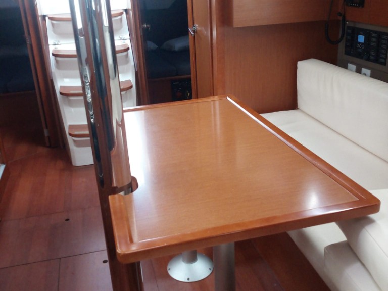 Hire Sailboat with or without skipper Bénéteau Cannigione