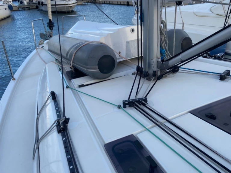 Hire a Bénéteau Oceanis 40.1 Procida