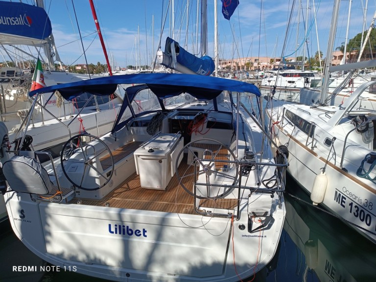 Hire Sailboat with or without skipper Bénéteau Procida