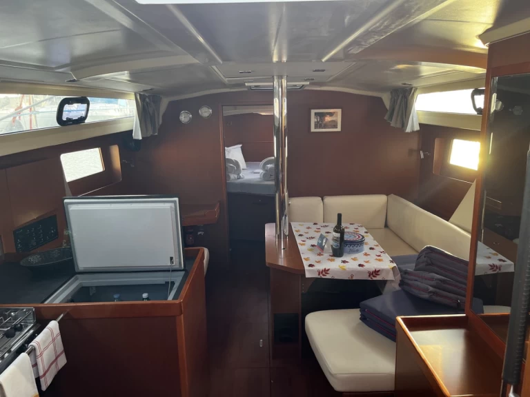 Yacht hire Cannigione cheap Oceanis 41.1