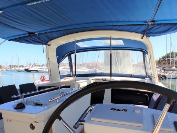 Charter a Bénéteau Oceanis 46.1 in Furnari on Samboat