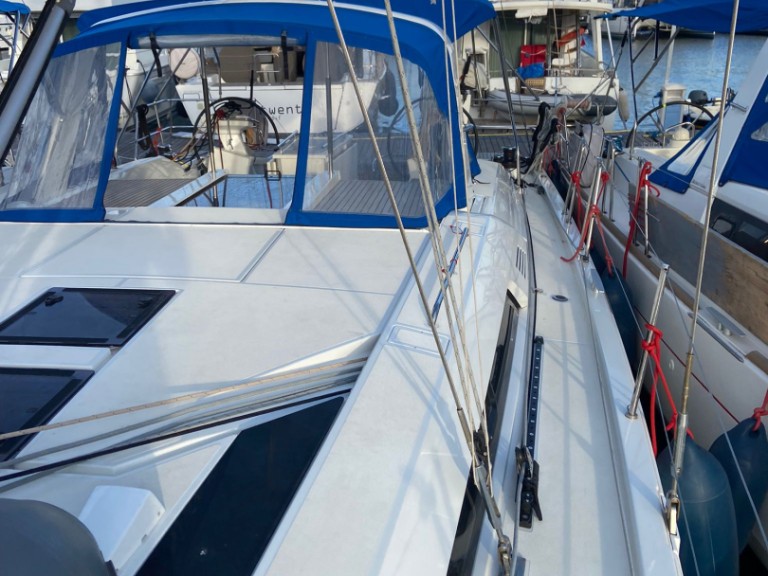 Yacht charter Procida - Bénéteau Oceanis 46.1 on SamBoat