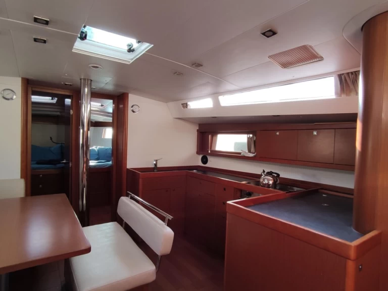 Hire Sailboat with or without skipper Bénéteau Furnari