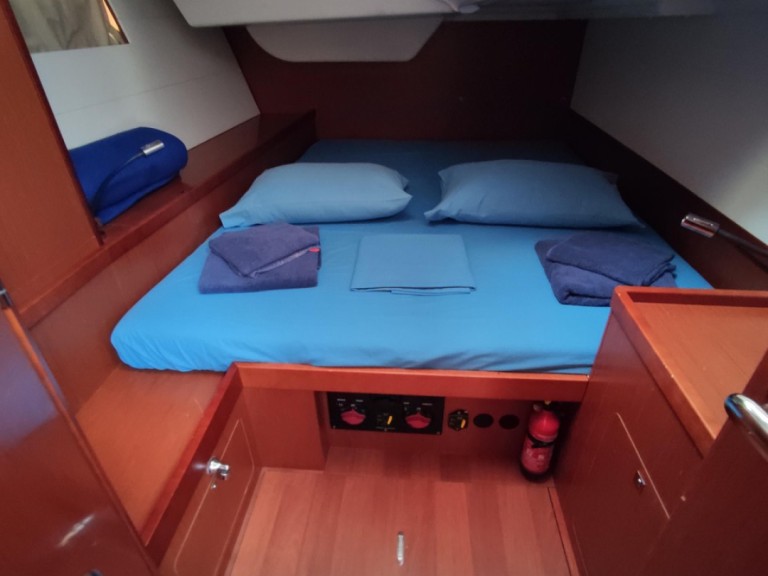 Hire Sailboat Bénéteau with a boat licence