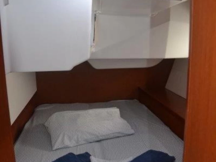 Sailboat hire in Cannigione - Bénéteau Oceanis 48