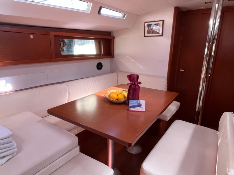 Hire Sailboat with or without skipper Bénéteau Cannigione