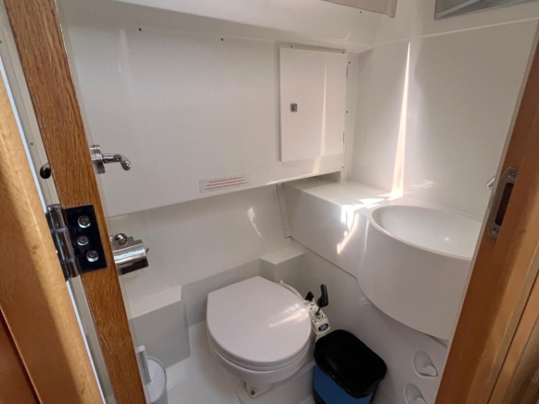 Yacht charter Cannigione - Jeanneau Sun Odyssey 319 on SamBoat